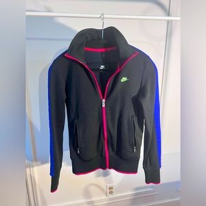 VINTAGE SPORT // NIKE // size small 💙